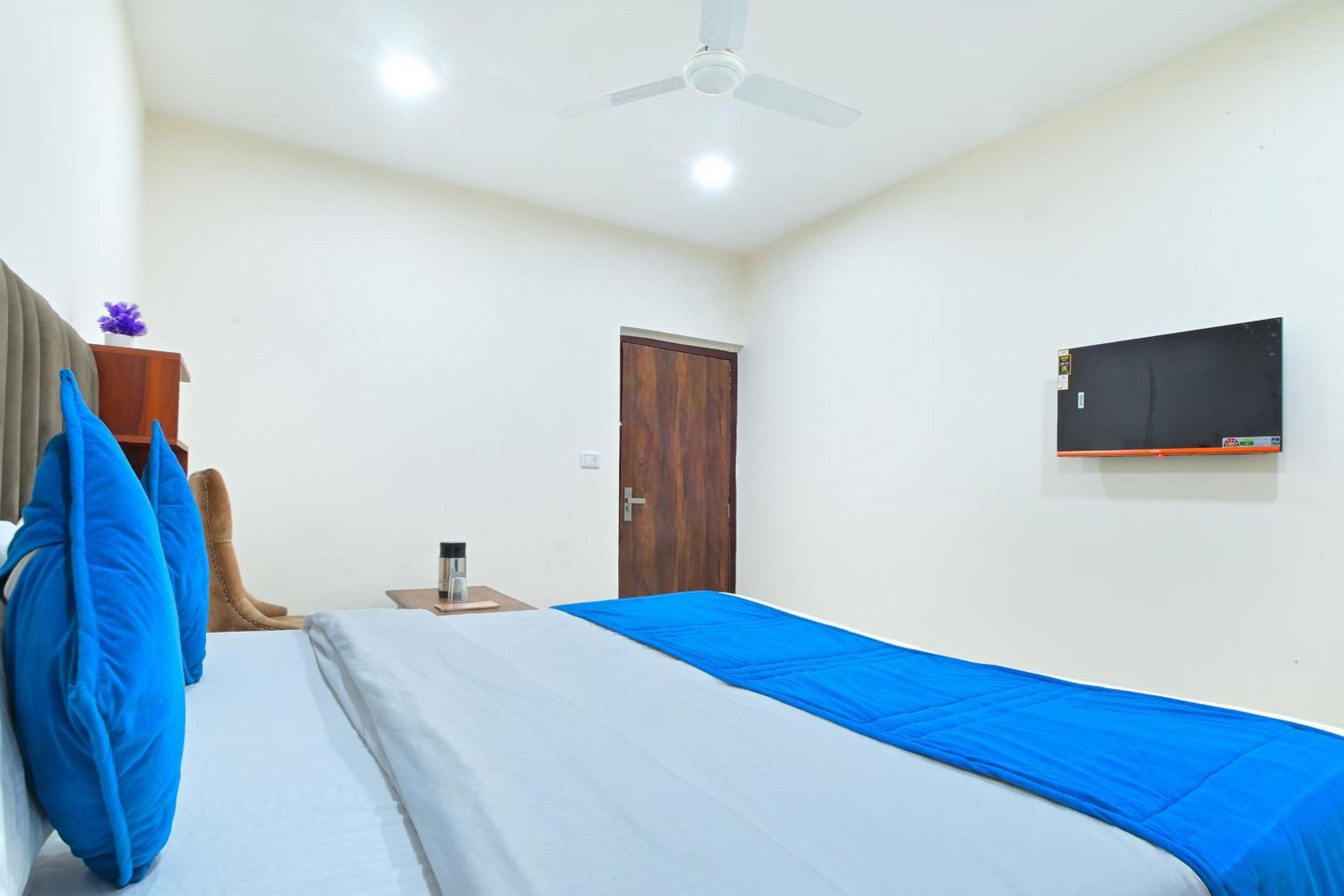 Chowdhry Tourist Lodge - New Delhi Railway Station - 2 Minutes Walk エクステリア 写真