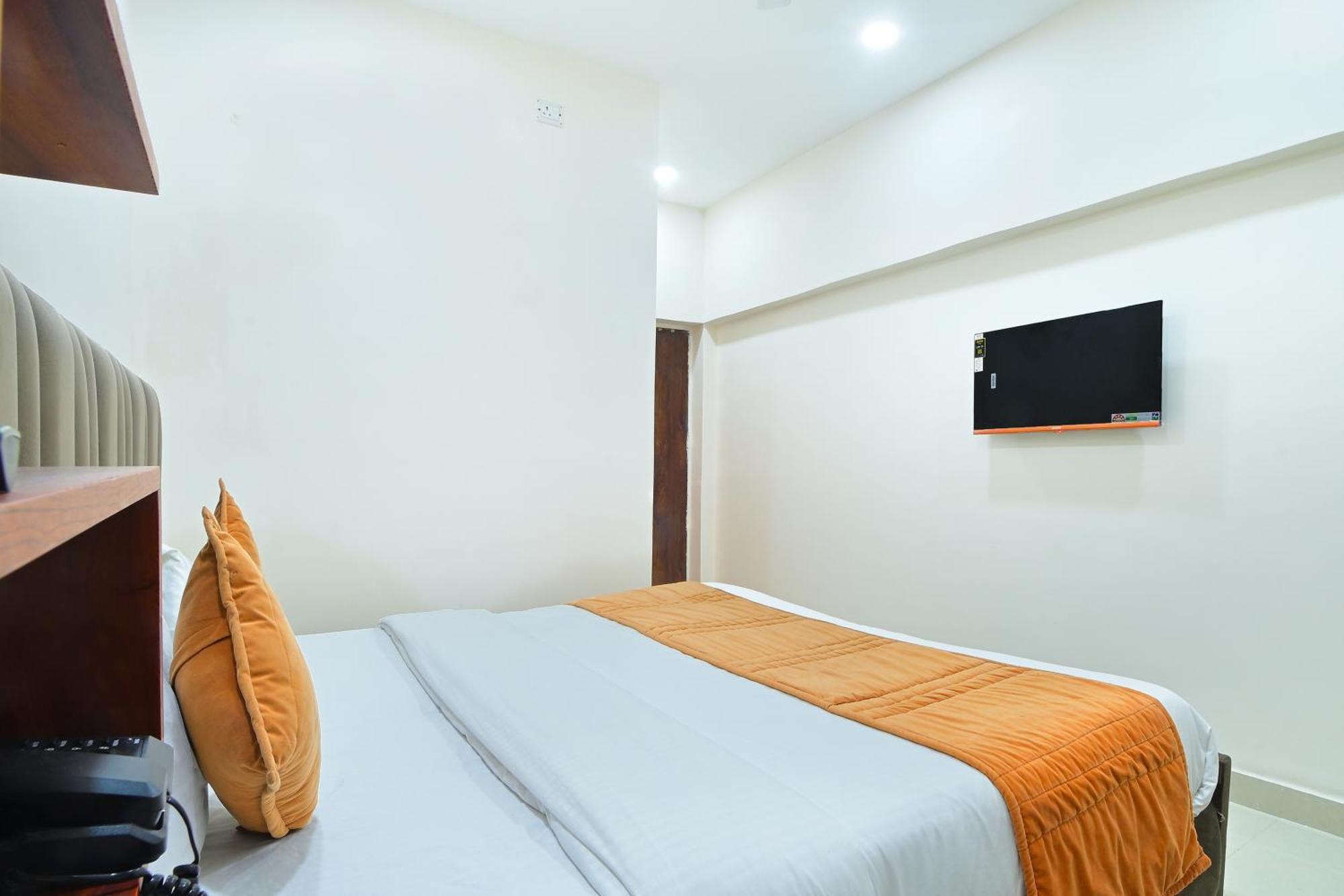 Chowdhry Tourist Lodge - New Delhi Railway Station - 2 Minutes Walk エクステリア 写真
