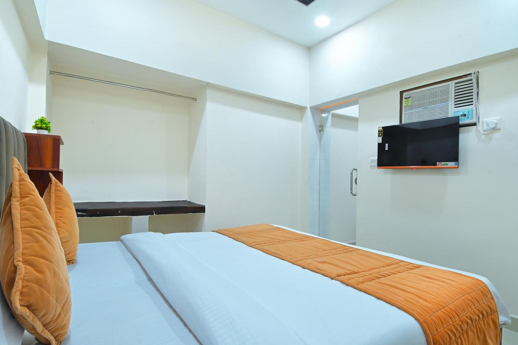 Chowdhry Tourist Lodge - New Delhi Railway Station - 2 Minutes Walk エクステリア 写真