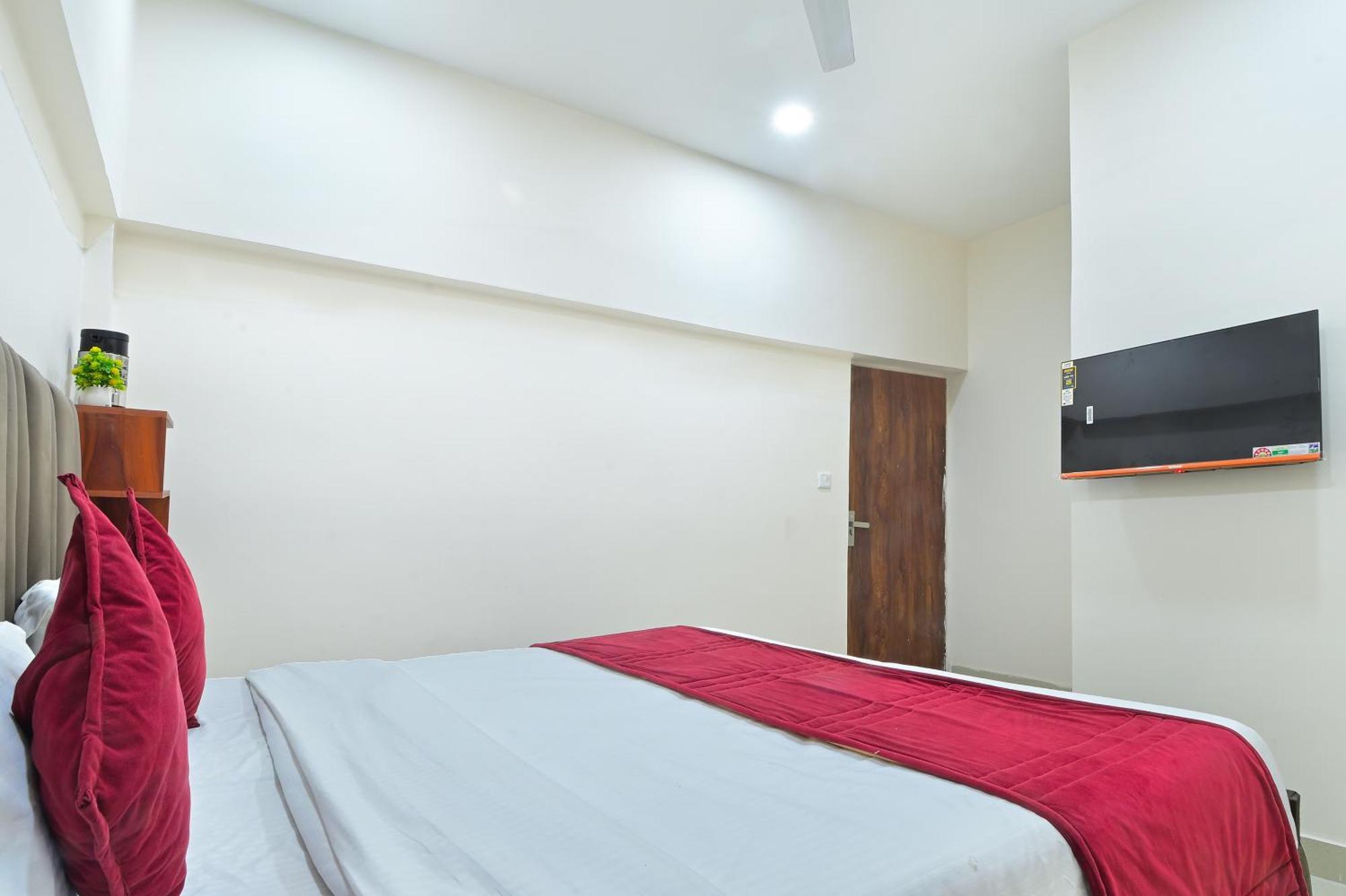 Chowdhry Tourist Lodge - New Delhi Railway Station - 2 Minutes Walk エクステリア 写真